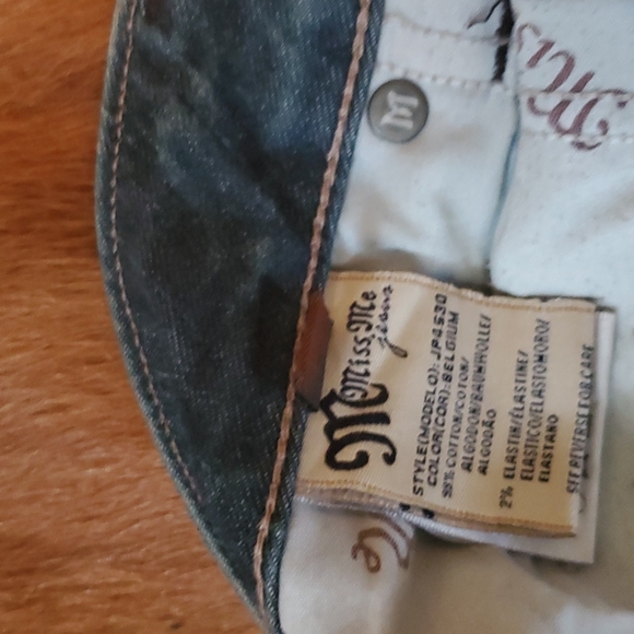 Miss Me jeans size 28 low rise. Light wash - Picture 6 of 6